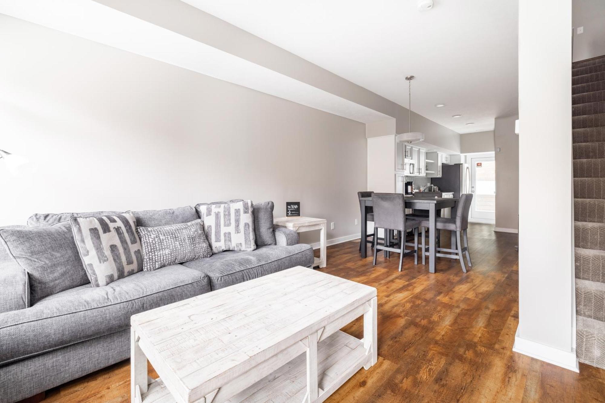 Luxury Downtown Townhome Unit 5 Cleveland Bagian luar foto